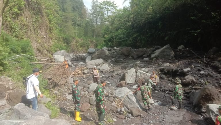 StekholderPronojiwo, Laksanakan Kegiatan Observasi Wilayah Daerah Aliran Sungai (DAS)Gunung Semeru