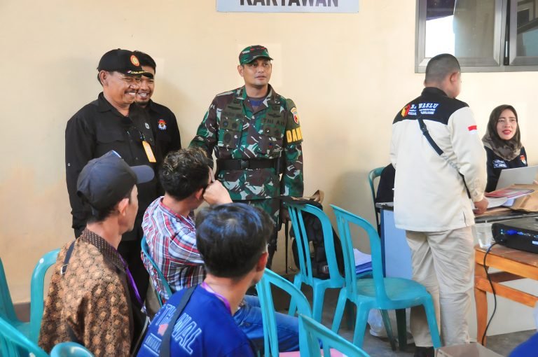 Pantau Pleno Terbuka Rekapitulasi Penghitungan Suara Pemilu 2024, Dandim 0821 : Wujudkan Pemilu 2024 Transparan dan Jurdil