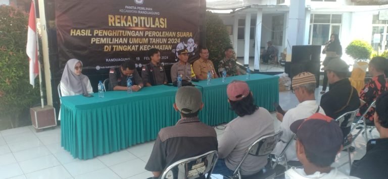 Kawal Pemilu, TNI Polri Randuagung Gelar Pengamanan Rekapitulasi Hasil Penghitungan Suara