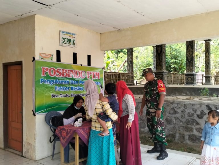 Monitoring Kesehatan Warga, Babinsa Sombo Pendampingan Posbindu di Wilayah