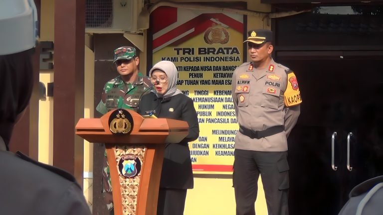 Dandim Lumajang Hadiri Apel Gelar Pasukan Operasi Keselamatan Semeru Tahun 2024