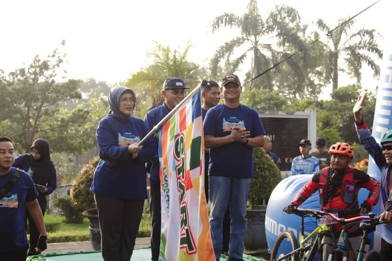Dandim Lumajang Dampingi Pj Bupati Lepas Peserta Gowes Lumajang Eksotik 2