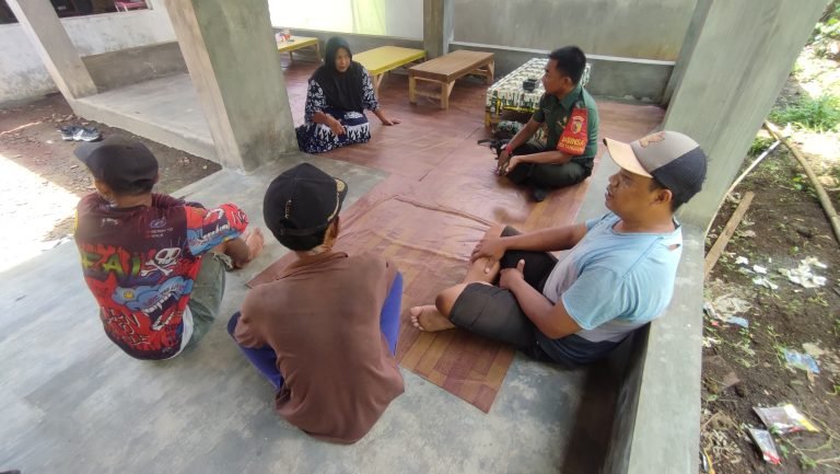 BinaKomsos di Bulan Ramadhan, Babinsa Bodang Silaturahmi Kepada Warga