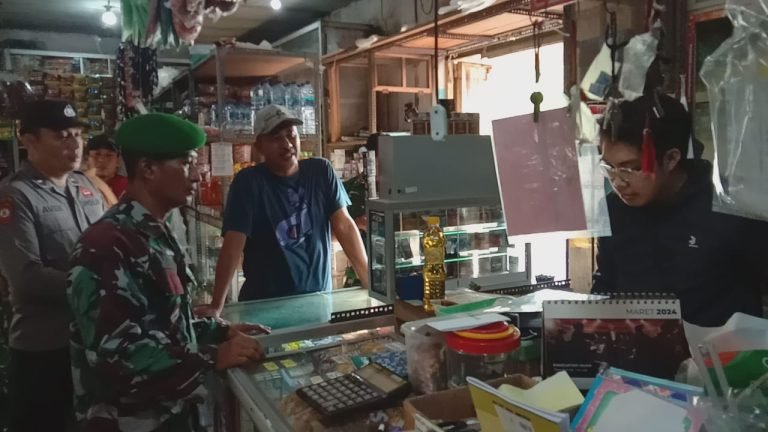 Forkopimcam Kecamatan Candipuro Laksanakan PemantauanStok dan Harga Sembako di Pasar Tradisional