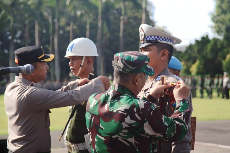 Dandim 0821/Lumajang Hadiri Apel Gelar Pasukan Operasi Ketupat Semeru 2024
