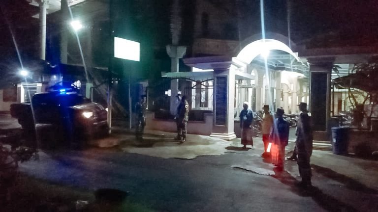 TNI-Polri Kunir Bersinergi, Giatkan Patroli Wilayahdan Amankan Salat Tarawih di Wilayah