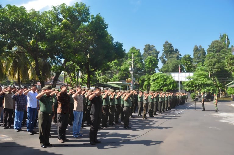Kasdim Lumajang Pimpin Apel Kembali Cuti Hari RayaIdulfitri 1445 H