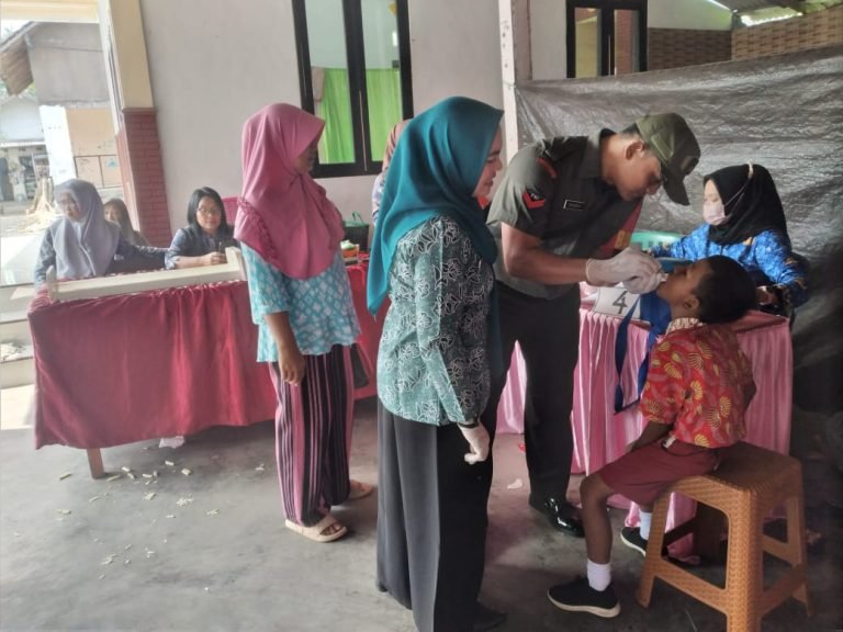 Babinsa Purorejo Berperan Aktif Dalam PendampinganMonitoring Kesehatan Balita di Posyandu Wilayah