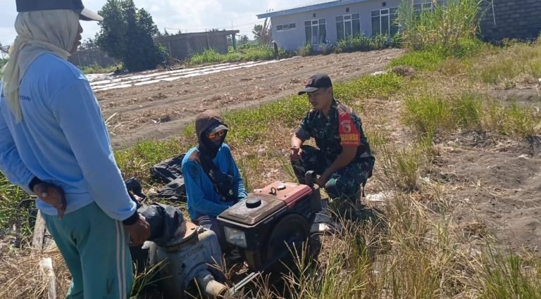 PendampinganHanpangan Babinsa Pandanarum: Pengecekan Pompa di Kelompok Tani”Pancer” untuk Persiapan Musim Tanam