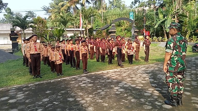 Koramil 0821/20 Padang Gelar Pemberian Wawasan Kebangsaan kepada Pramuka Gugus Depan Pangeran Diponegoro
