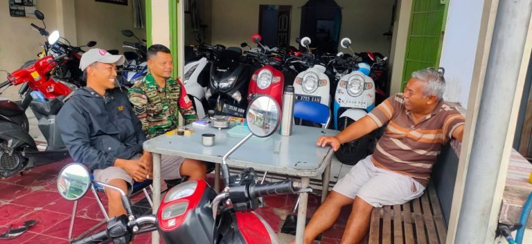 Babinsa Pronojiwo Giatkan Komsos untuk Tingkatkan Keamanan Wilayah