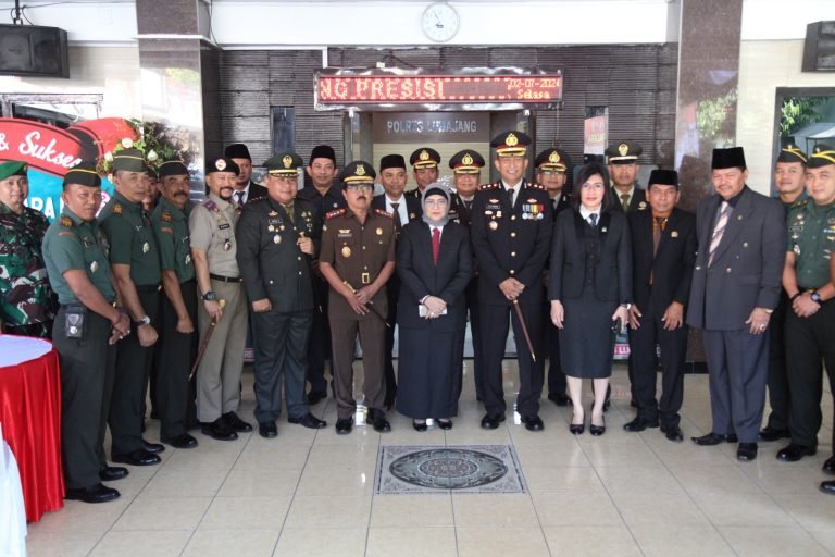 Dandim 0821/Lumajang Beri Kejutan Spesial di Hari Bhayangkara ke-78