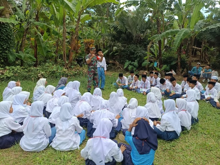 Serka Bohari Rahman Beri Pembekalan Wasbang kepada Peserta Didik Baru