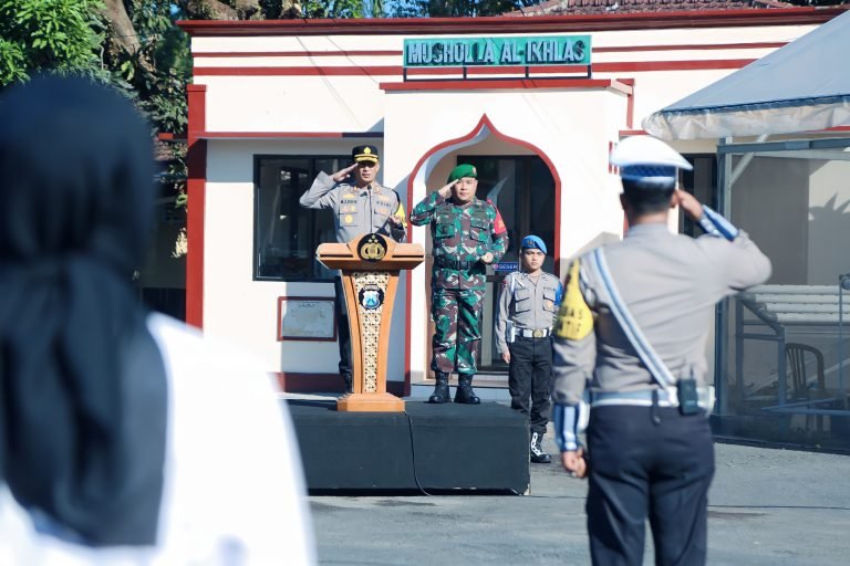 Apel Gelar Pasukan Operasi Patuh Semeru 2024 di Lumajang: Mewujudkan Tertib Berlalu Lintas Demi Indonesia Emas