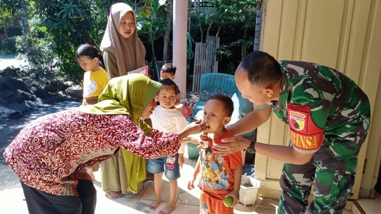 Posyandu Dusun Timur Curah: Babinsa dan Bidan Desa Bersinergi untuk Kesehatan Balita
