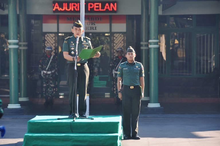 Pimpin Upacara Bendera 17an, Kasdim 0821/LumajangBacakan Amanat Panglima TNI