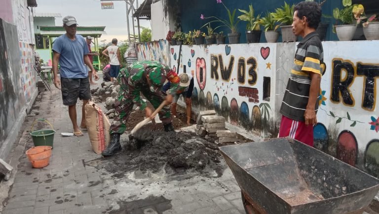 Upaya Pembersihan Lingkungan di Desa Grati: Langkah Proaktif Cegah Ancaman Kesehatan