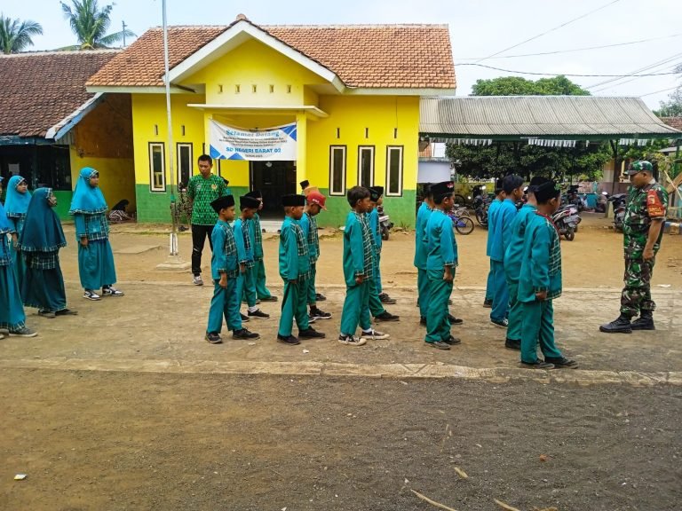 Berikan Materi PBB di SDN 01 Kalisemut untuk Persiapan Lomba Gerak Jalan