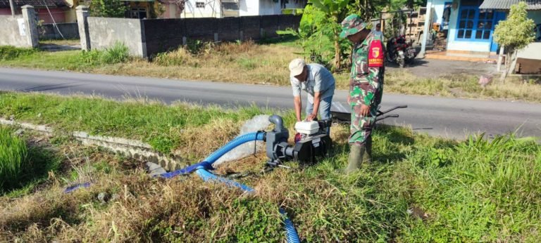 Dampingi Petani: Pemanfaatan Pompanisasi untuk Tingkatkan Produktivitas Lahan Pertanian di Desa Tumpeng