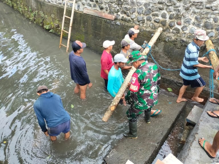 Pendampingan Pembuatan Kolam Ikan Air Tawar di Dusun Umbulsari: Mendorong Pengembangan Sektor Perikanan