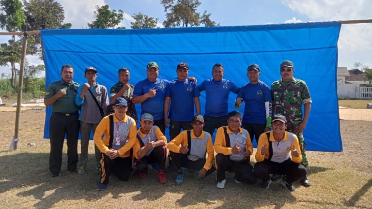 Membangun Solidaritas Lewat Lomba Bola Voli Terpal Antar Instansi di HUT Ke-79 RI di Kecamatan Tekung
