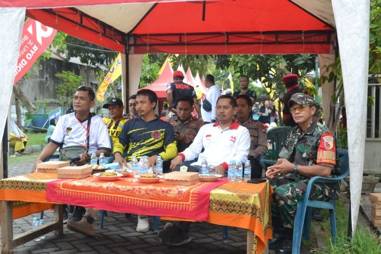 Warga Perum Graha Semeru RW 018 Gelar Jalan Sehat Kemerdekaan untuk Peringati HUT RI ke-79. Warga Perum Graha Semeru RW 018 Gelar Jalan Sehat Kemerdekaan untuk Peringati HUT RI ke-79.