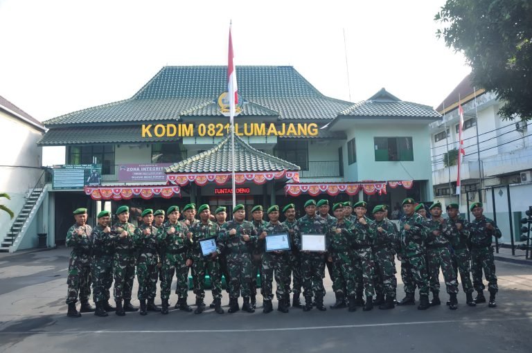 Pimpin Upacara Bendera, Dandim Lumajang Lepas Empat Anggota yang Memasuki Masa Persiapan Pensiun