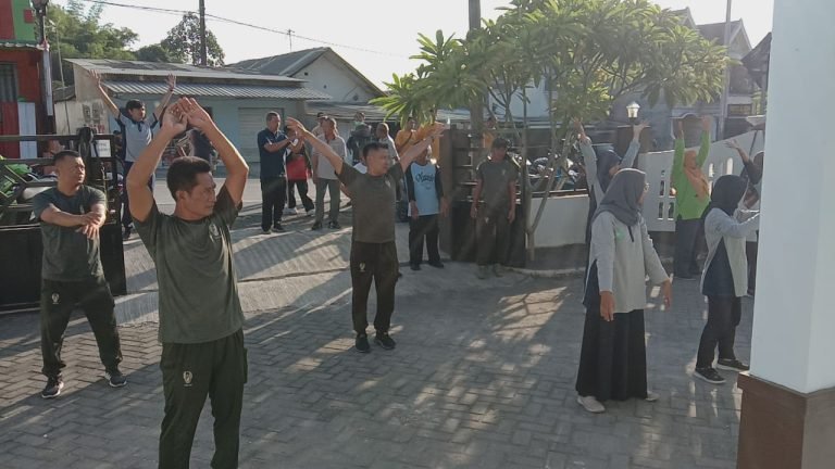 Pererat Silaturahmi dan Kebersamaan, Personel Koramil Candipuro Hadiri Kegiatan Senam Bersama