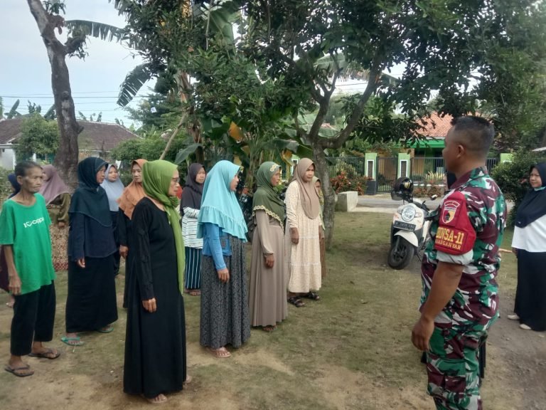 Babinsa Dampingi Kegiatan Posyandu Lansia di Desa Karanganyar