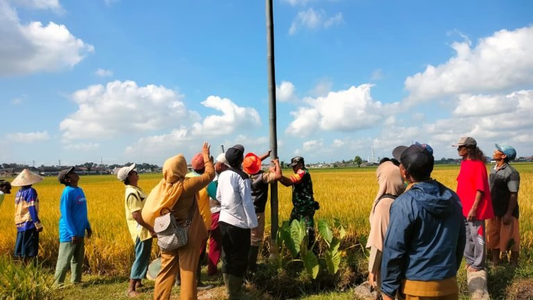 Pendampingan Babinsa Karangsari dalam Pengendalian Hama Tikus di Poktan Beji Jaya