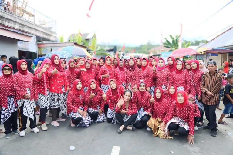 Karang Werda Tulus Widodo Desa Burno Tampilkan Semangat di Burno Karnaval Peringatan HUT ke-79 RI.