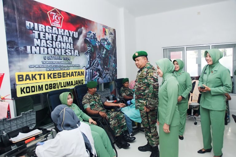 Sambut HUT ke-79 TNI, Kodim 0821/Lumajang Menggelar Donor Darah dan Pengobatan Massal