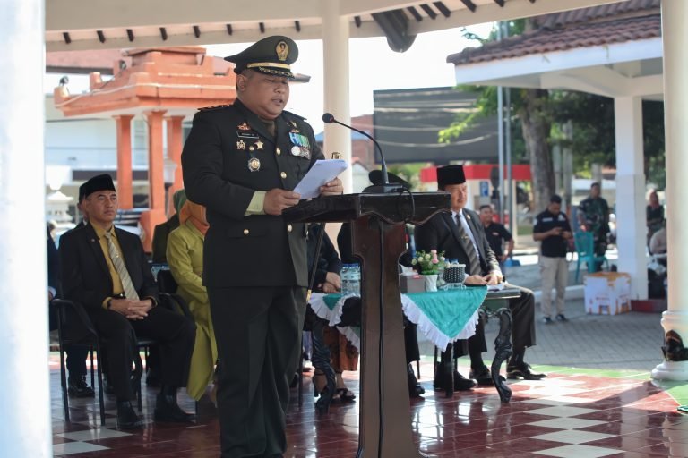 Gelar Upacara HUT ke-79 TNI, Dandim Lumajang Bacakan Amanat Panglima TNI