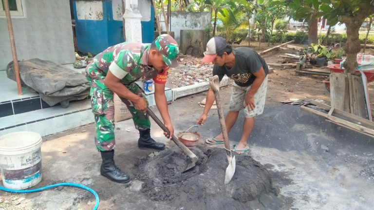 BabinsaRowokangkung Bersama Warga Rehabilitasi Kamar Mandi Musala At Taqwa