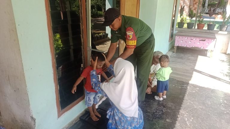 Babinsa Duren Laksanakan Pendampingan Monitoring Pelayanan Posyandu Mawar Merah