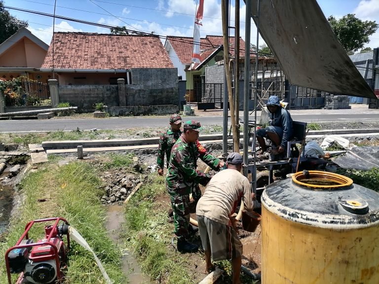 Pendampingan Pembuatan Sumur Bor untuk Optimalkan Irigasi di Lahan Poktan Sekar Tani