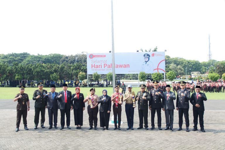 ForkopimdaLumajang Gelar Upacara Peringatan Hari Pahlawan 2024 dengan Tema “TeladaniPahlawanmu, Cintai Negerimu”
