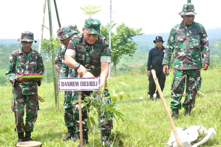 Danrem 083/Bdj: Penghijauan adalah Bukti TNI dan Masyarakat Peduli Alam