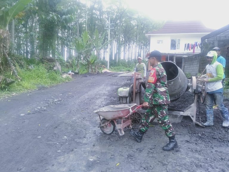 Pengecoran Jalan Antar-RT di Dusun Supit: Wujud Kebersamaan TNI dan Masyarakat