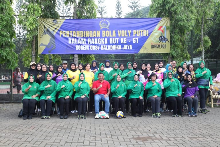 Persit KCK Cabang XXXV Kodim 0821 Meriahkan HUT Korem 083/Bdj ke-61 dengan Semangat Kompetisi Bola Voli