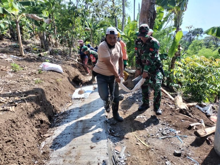Sinergi TNI Bersama Warga dan Relawan: Renovasi Jalan Antar Kecamatan Tingkatkan Aksesibilitas