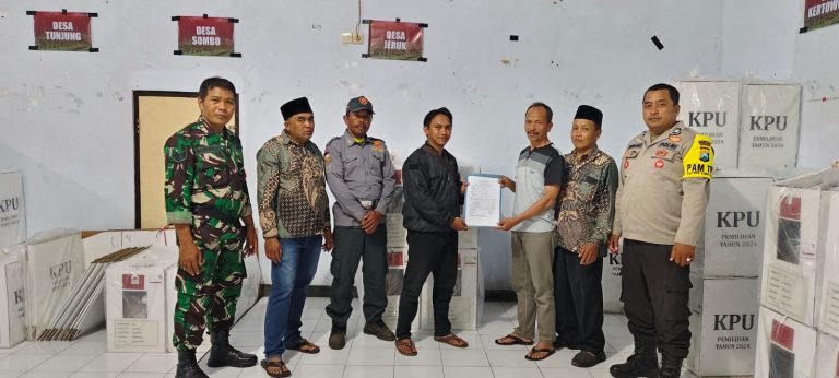 Sinergi Babinsa dan Bhabinkamtibmas Desa Jeruk Pastikan Pengembalian Logistik Pilkada Aman