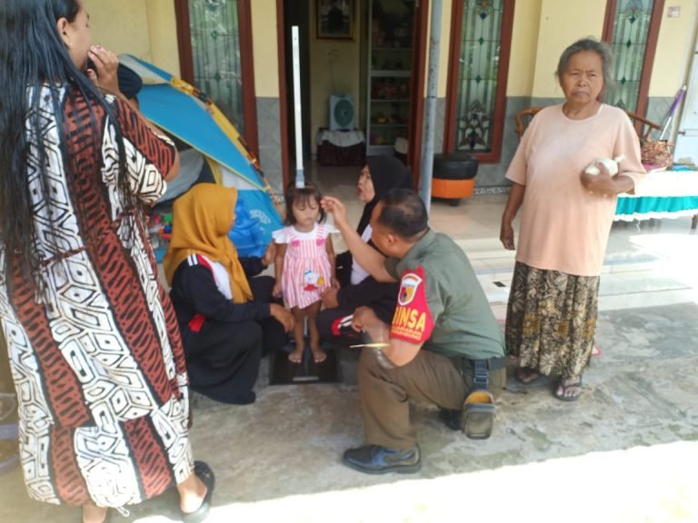 Posyandu Kamboja Dusun Paleran: Sinergi Babinsa Dampingi Bidan Desa untuk Masa Depan Generasi Sehat