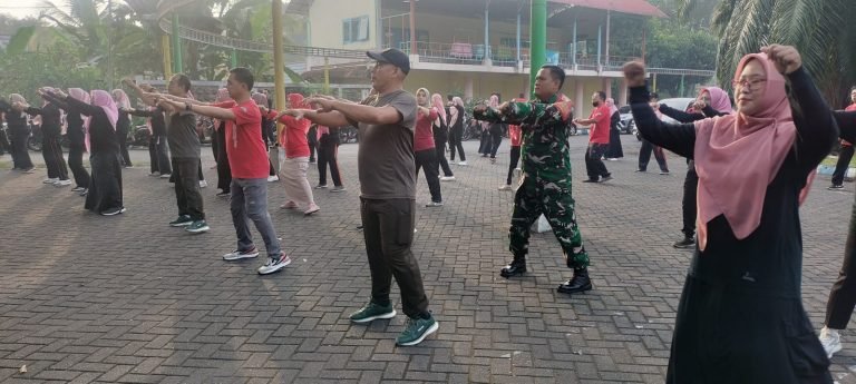 PereratSilaturrahmi, Babinsa Hadiri Senam Bersama Lintas Sektoral di WilayahKedungjajang