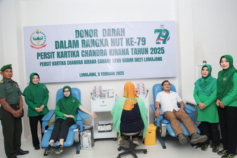Persit KCK Cabang XXXV Dim 0821 Koorcab Rem 083 PD V/Brawijaya Gelar Donor Darah dalam Rangka HUT ke-79 Tahun 2025