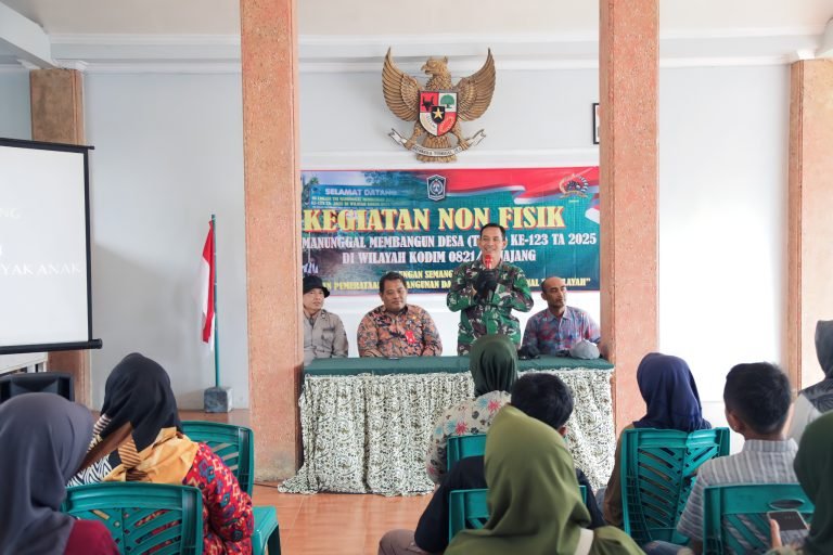Sosialisasi DEKELA di Desa Burno: Upaya Mewujudkan Lingkungan Ramah Anak