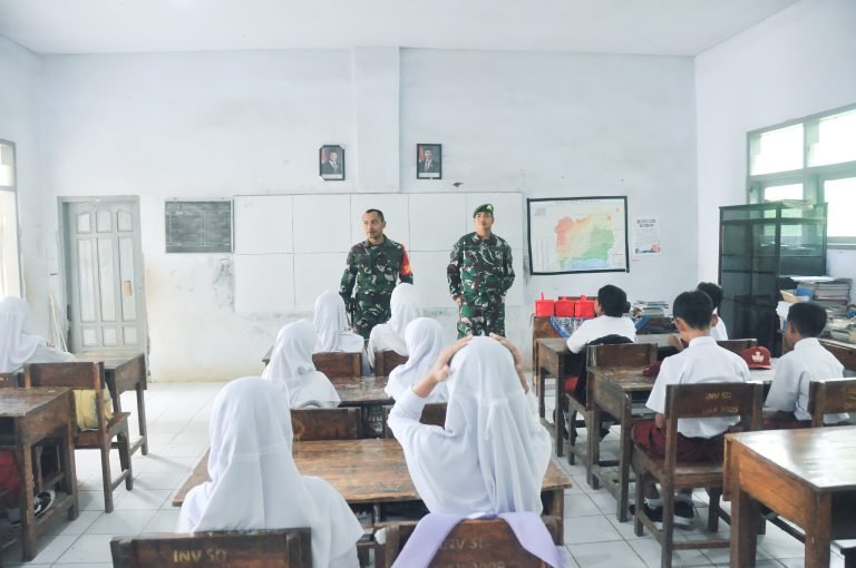 Satgas TMMD Kodim 0821/Lumajang Tanamkan Nilai-Nilai Kejuangan di SDN 03 Burno