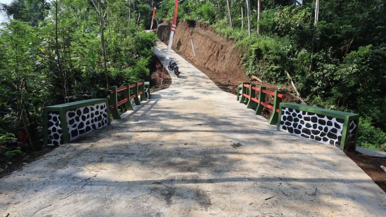 Transformasi Jembatan Tugu Lewat TMMD Ke-123 Kodim 0821/Lumajang: Menyongsong Infrastruktur yang Lebih Baik