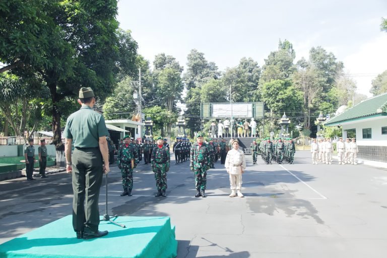 Kodim 0821/Lumajang Gelar Upacara 17-an, Pangdam V/Brawijaya Apresiasi Dedikasi Prajurit