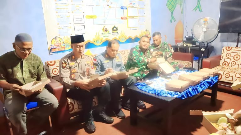 Sinergi TNI-Polri dan Pemerintah Kecamatan, Sahur Bersama Perkuat Pengamanan Lebaran